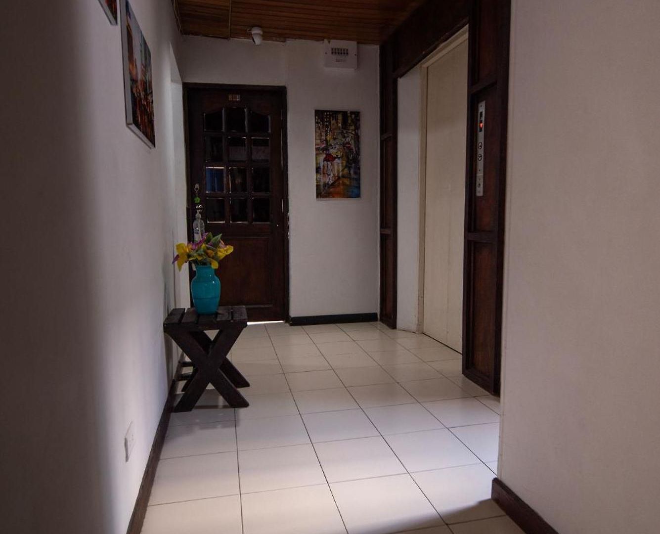 Bueno, Bonito Y Barato Apartment