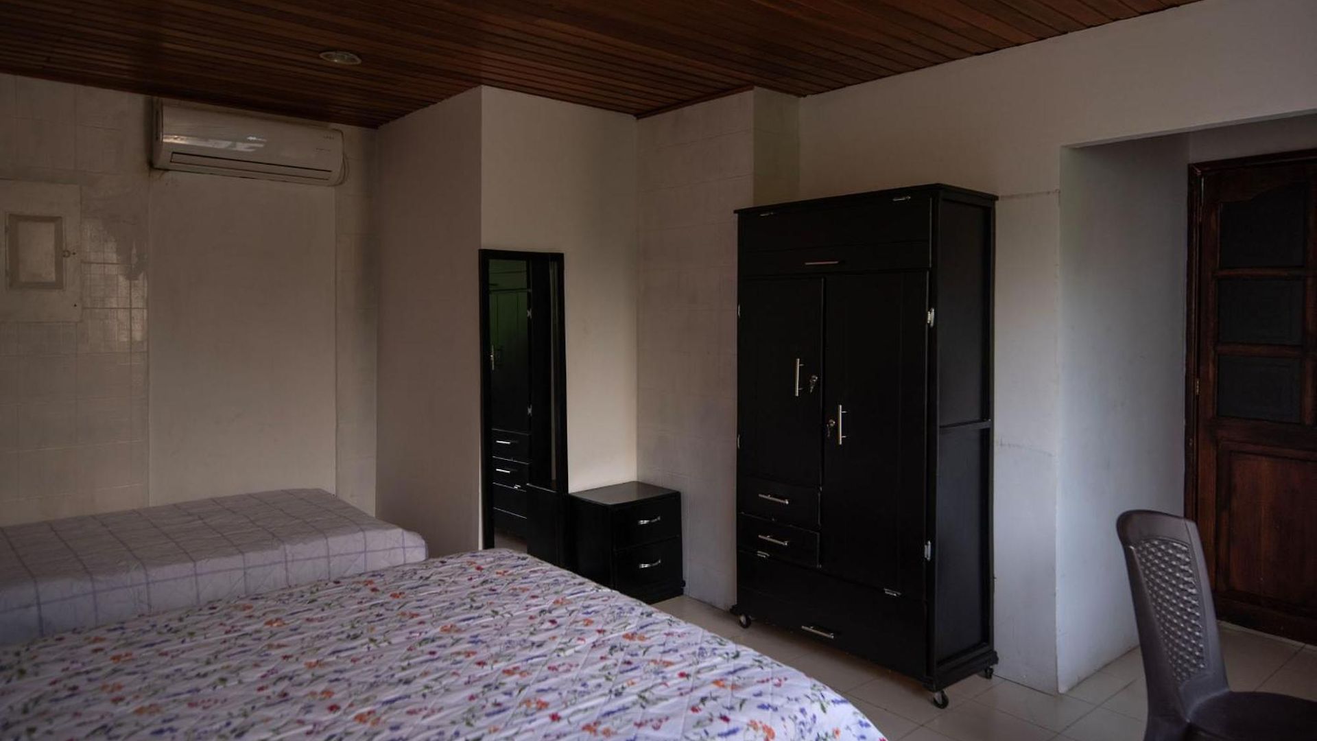 Bueno, Bonito Y Barato Apartment *
