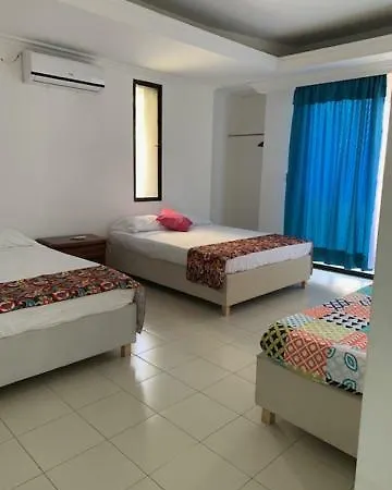 Bueno, Bonito Y Barato Apartment *
