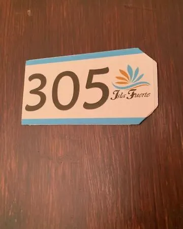 Bueno, Bonito Y Barato Apartment *