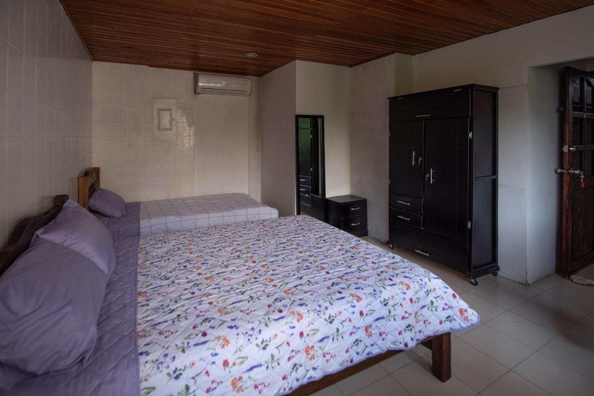 Bueno, Bonito Y Barato Apartamento